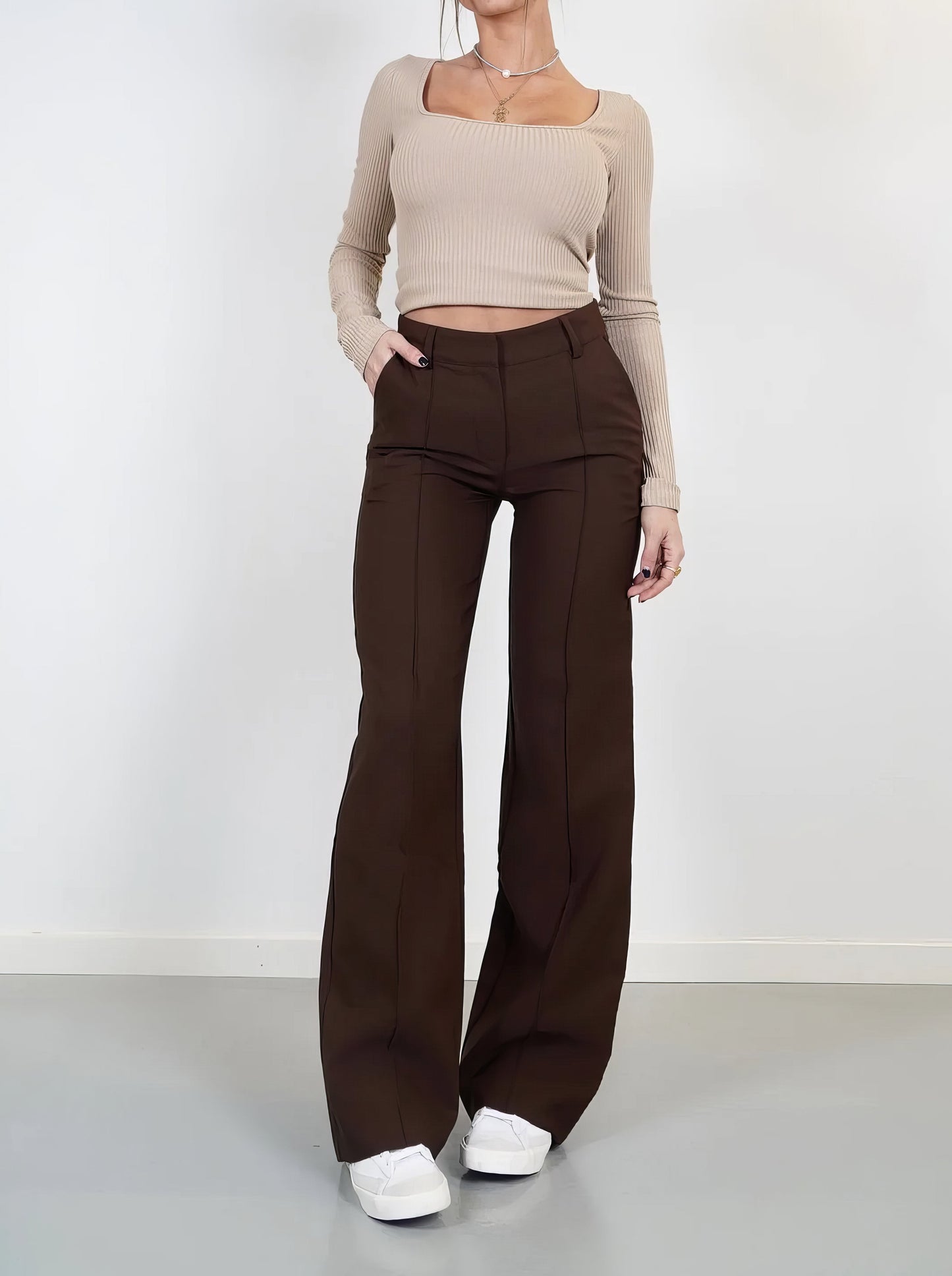Pantalón acampanado de tiro medio | Elena