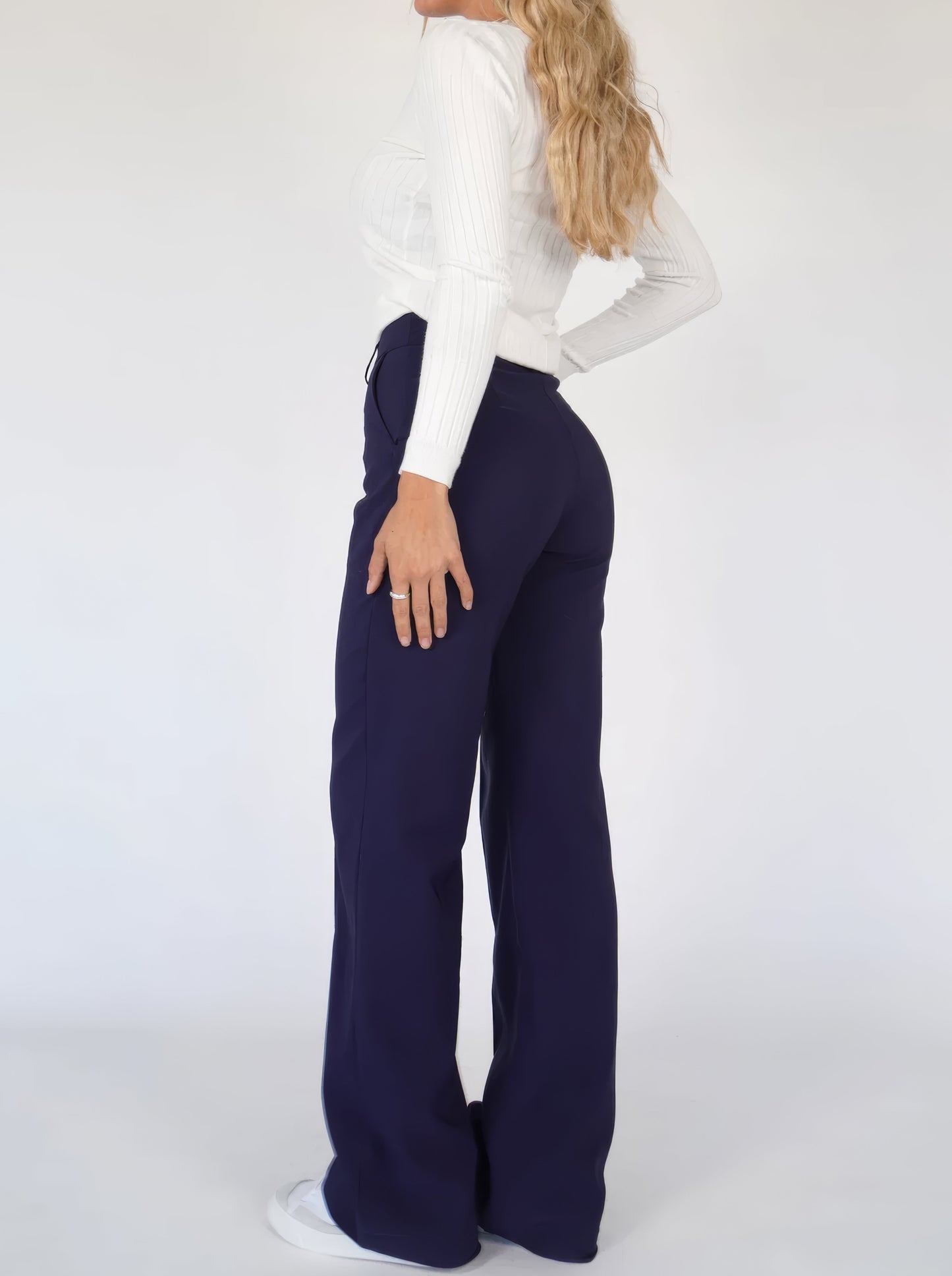 Pantalón acampanado de tiro medio | Elena