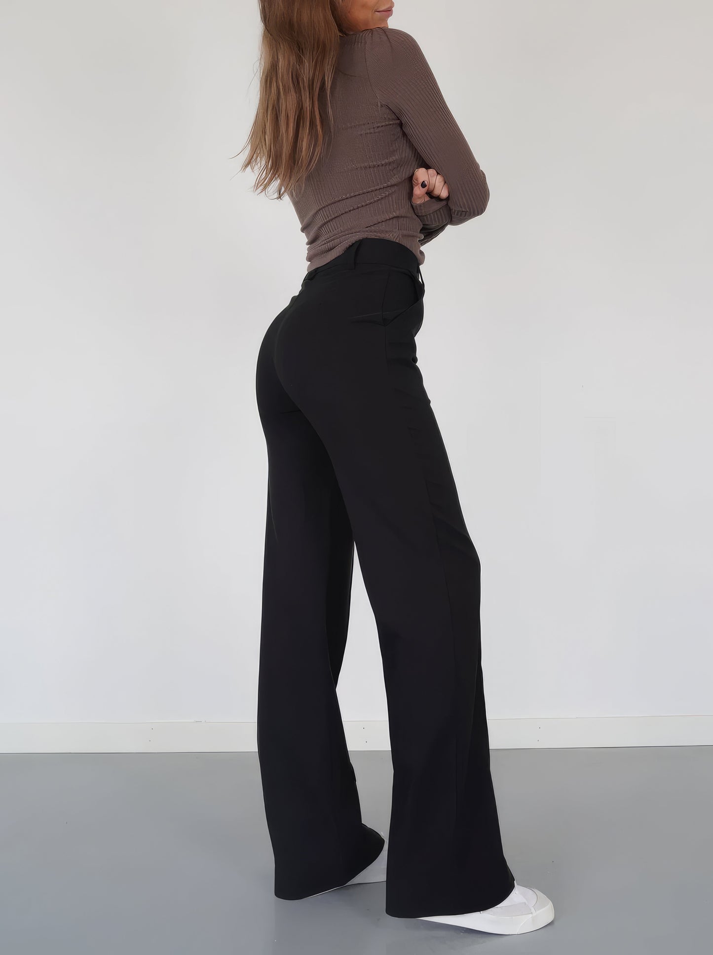 Pantalón acampanado de tiro medio | Elena