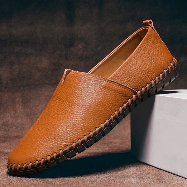Mocasín de cuero artesanal