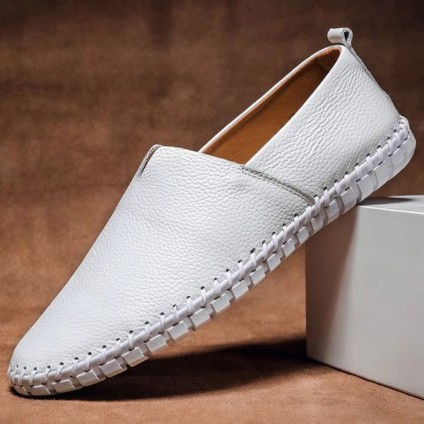 Mocasín de cuero artesanal