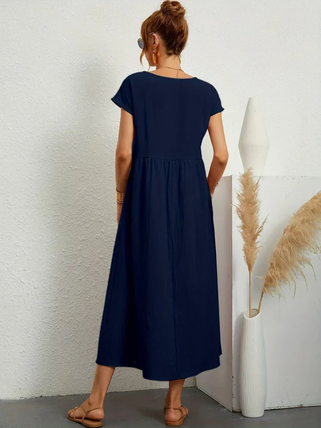 Vestido midi fluido de elegancia atemporal | Gabriela