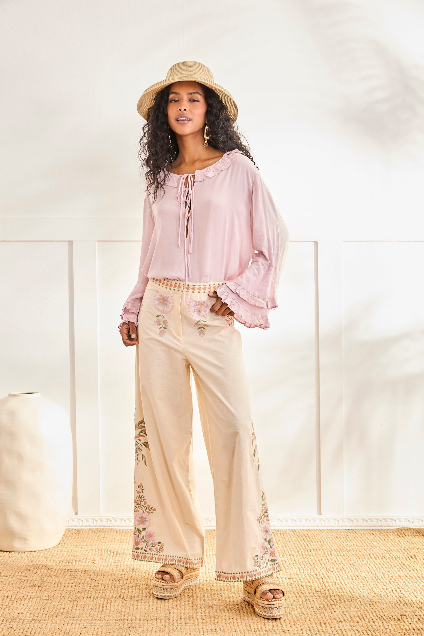Blusa fluida con lazo y volantes | Elia