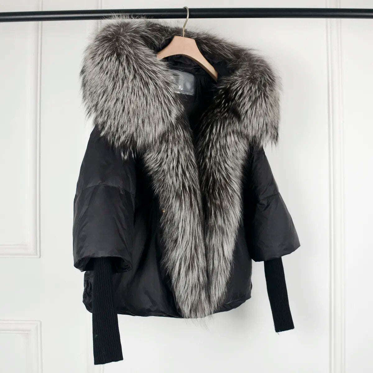 Chaqueta acolchada con capucha de pelo | Zorya