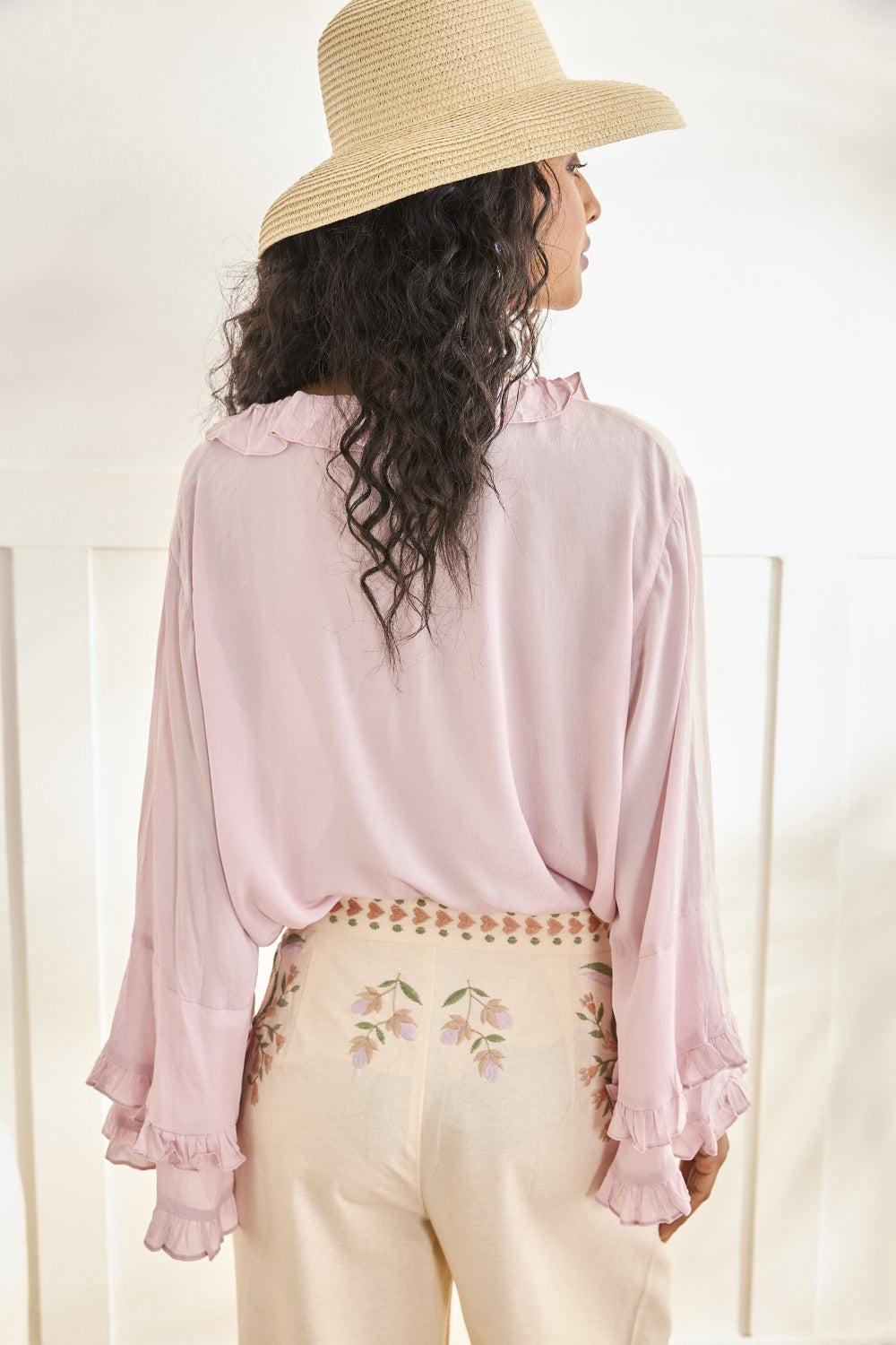Blusa fluida con lazo y volantes | Elia